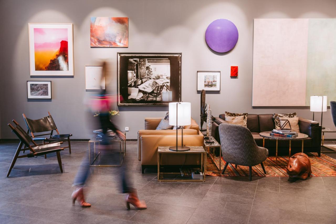 Andaz Vienna Am Belvedere, By Hyatt Kültér fotó The lobby of the 21c Museum Hotel in Louisville, Kentucky